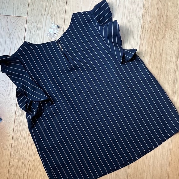 ⭐️BOGO FREE⭐️ NWOT MILK & HONEY Navy Blue Striped Ruffled Cap Sleeve Top - Picture 4 of 9